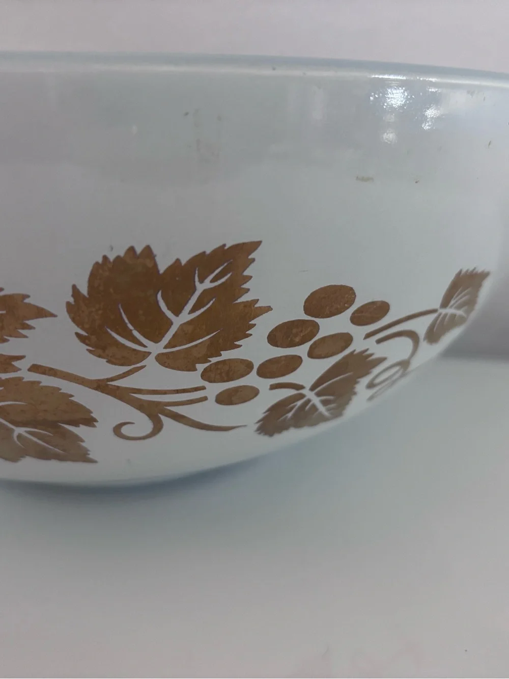 Vintage Pyrex Golden Grapes Promotional Cinderella Bowl - 4qt 444